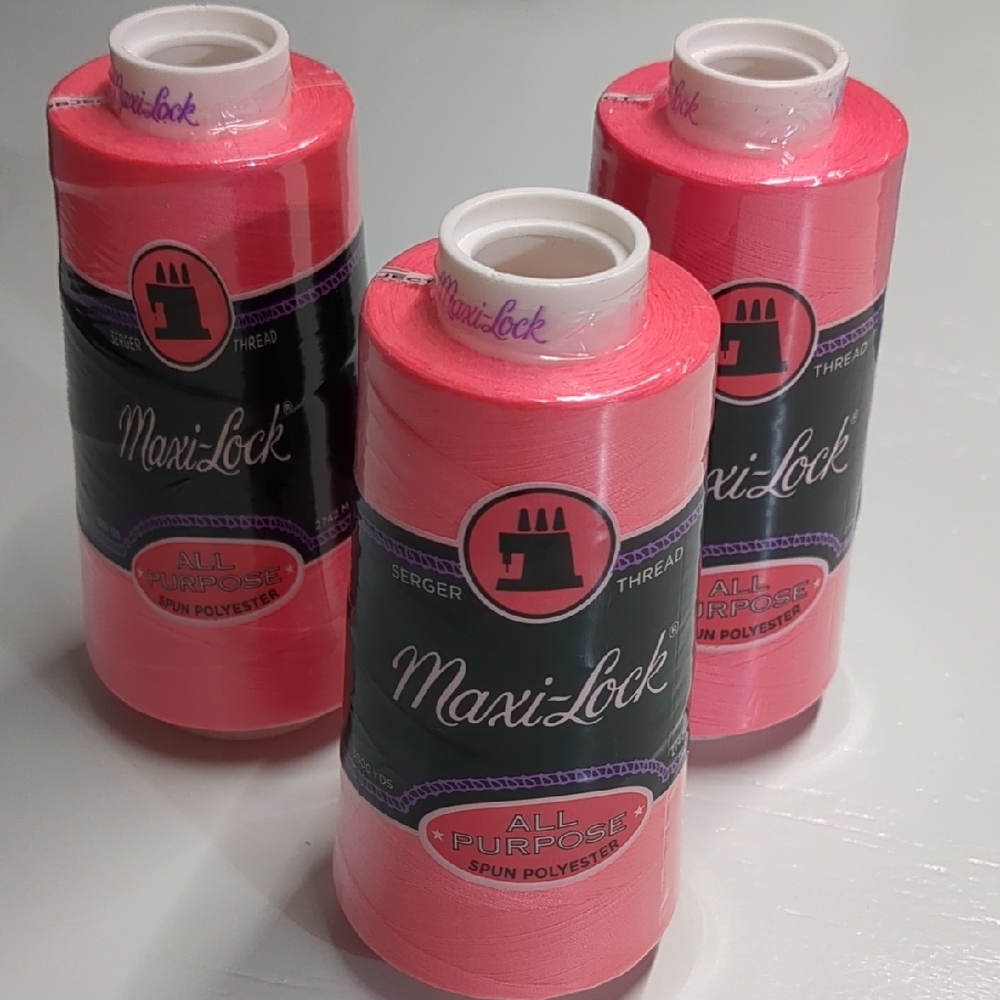 Maxi-Lock Neon Pink Polyester Thread Set